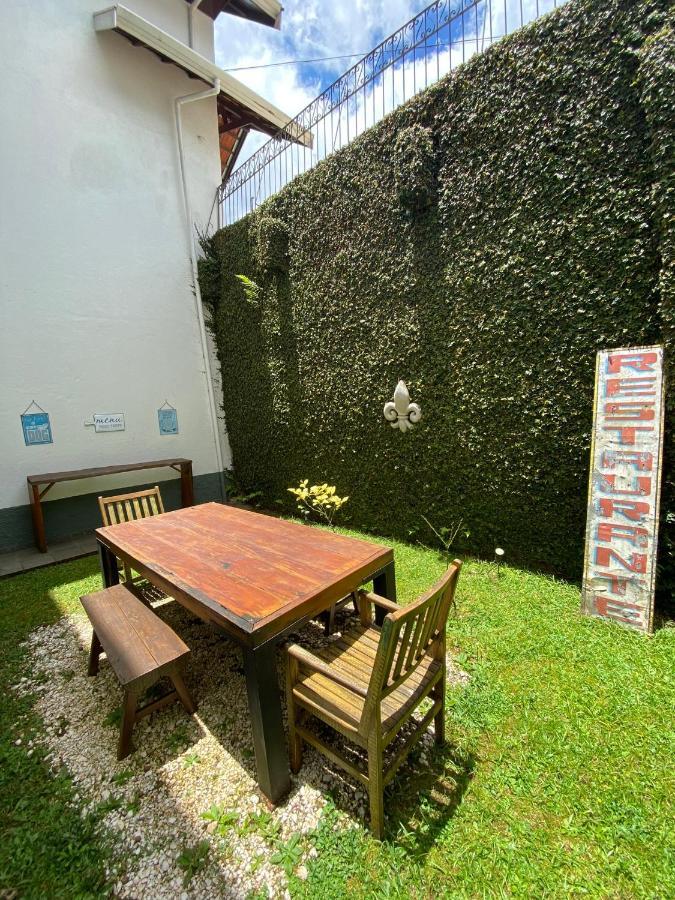 Apartamento Em Condominio กังโปสดูจอร์เดา ภายนอก รูปภาพ