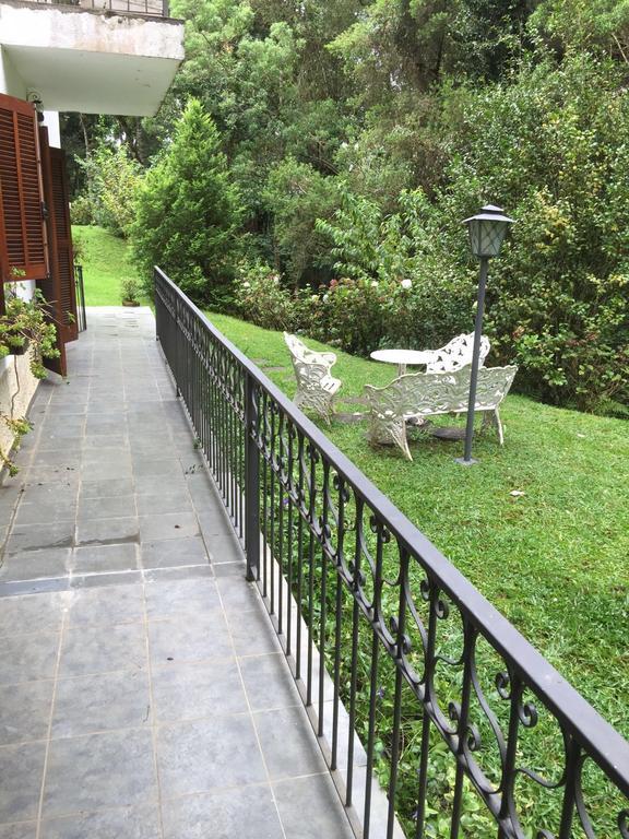 Apartamento Em Condominio กังโปสดูจอร์เดา ภายนอก รูปภาพ